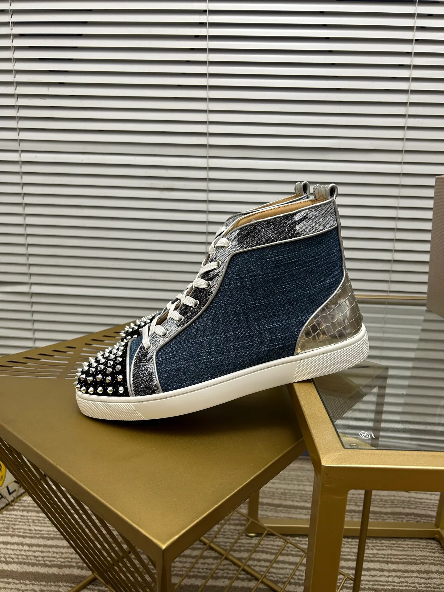 (Customized model) Ex-factory price is 540. christian louboutin (CL red sole shoes) counter series, casual sneakers for couples 📢 📢 📢 Exclusive hot style release 🎈🎈💪 Movable latex feet 👻 Finished outsole line [Proud] 😝Female 35-40# Male 38#-46, global supply😝 [Top version]: Original imported genuine leather upper, top original leather lining, original molded TPU outsole, original 1:1 detail processing, original shoe last,